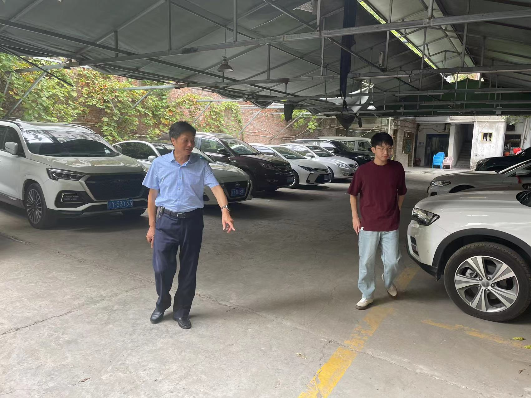 集團(tuán)黨委書記、董事長(zhǎng)許大政深入 “包?！鄙鐓^(qū)開展創(chuàng)文督導(dǎo)工作